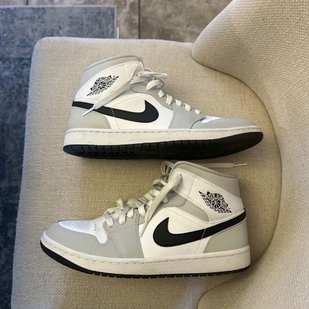 Wmns Air Jordan 1 Mid Grey Fogs